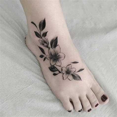 Las 10 mejores ideas e inspiración sobre tatuajes en el empeine。